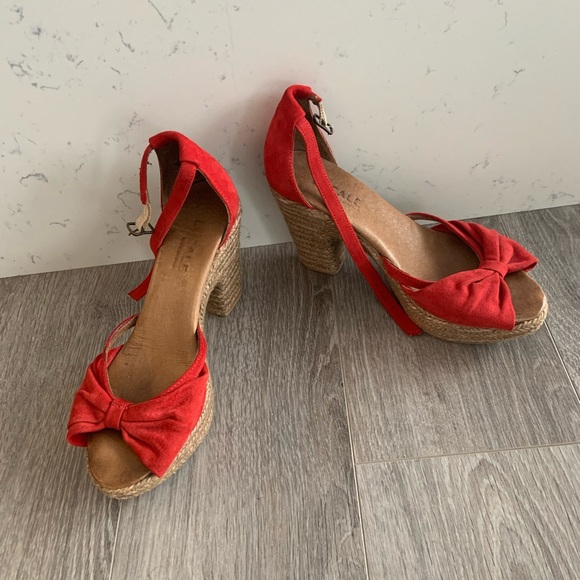 Sandals - Picture 2 of 5